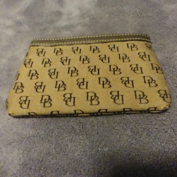 Dooney & Bourke wallet - Picture 2 of 5